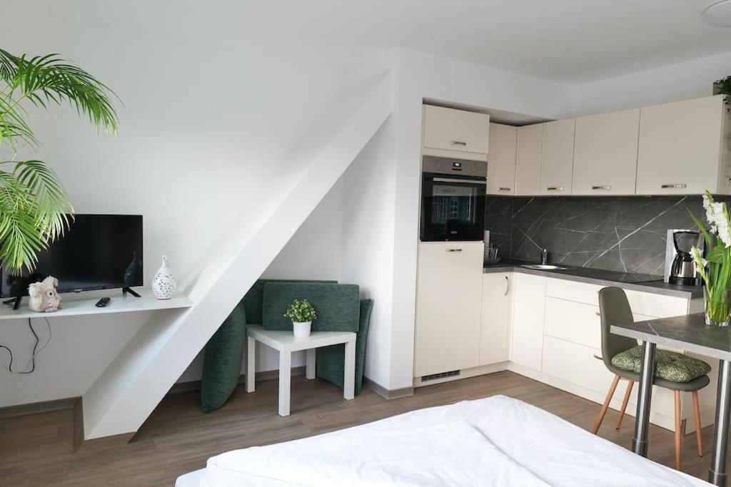 Apartment Wunderschoene Mit Balkon In Aue